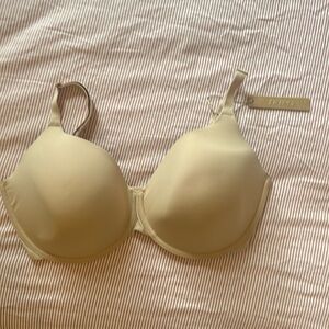 SKIMS Fits Everybody T-Shirt Bra in Mica